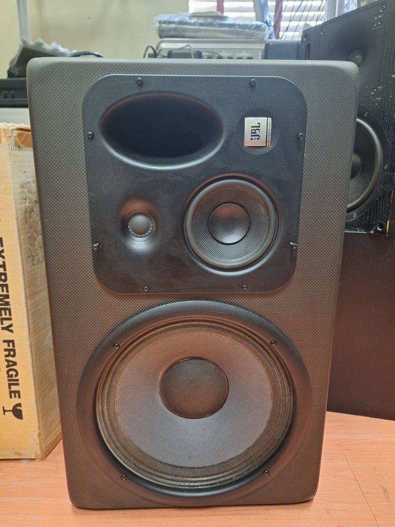JBL LSR32 (1 speaker)